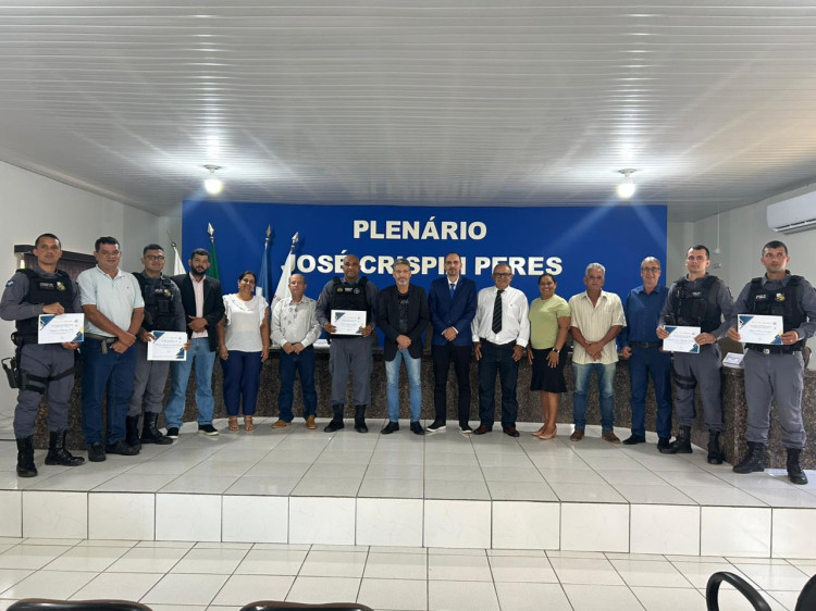 Câmara Municipal realiza sessão solene para entrega da Moção de Aplausos nº 01/2025 a Policiais Militares